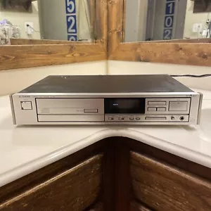 Luxman Compact Disc Player D-405 READ - Picture 1 of 8