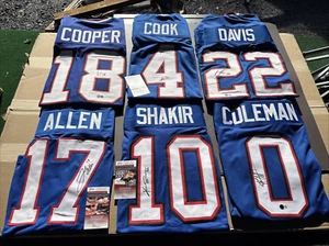 Maglie firmate Josh Allen-K Shakir-K Coleman-A Cooper-J Cook-R Davis Bills-JSA/ - Foto 1 di 18