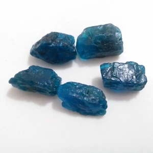 Joyería áspera de cristal de apatita azul natural cruda 5 piezas 14-15 mm azul de apatita - Imagen 1 de 6