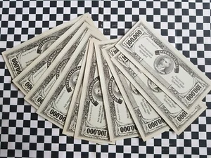 VINTAGE GO FOR BROKE BOARD GAME 1985 MB GAMES SPARE PARTS MONEY 100,000 x10 - Picture 1 of 2