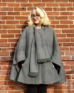 Vintage Susan Lynn Gray Wool Cape coat Winter Scarf 1960s S M L - Picture 1 of 11