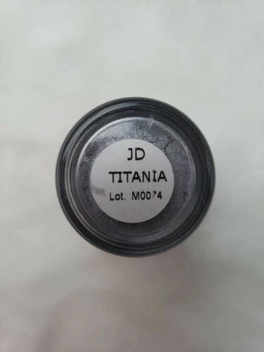 BECCA JEWEL DUST SPARKLING POWDER FOR EYES - JD TITANIA - Image 1 of 1