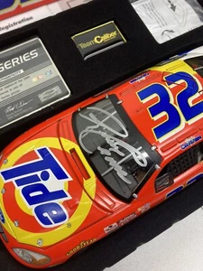 AUTOGRAPH 2001 Tide Ford Taurus Ricky Craven #32 Die-Cast Limited Edition w/COA - Picture 1 of 13