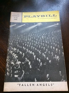 Playbill - Fallen Angels - Playhouse In The Park - Julio 1966 Vol. 3 # 7 - Imagen 1 de 11