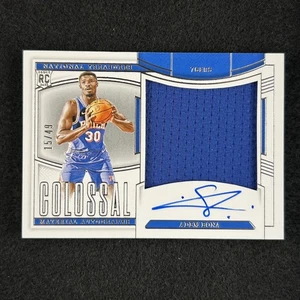 Autógrafos materiales colosales de National Treasures 2024-25 Adem Bona/49 auto radiocontrol - Imagen 1 de 2