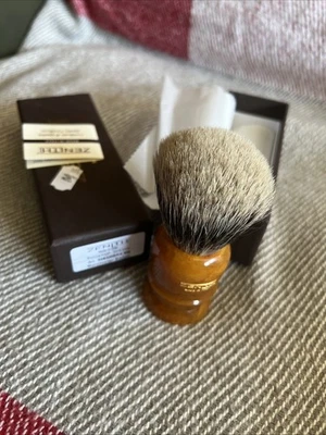 Cepillo de tejón ámbar Manchuria de Zenith. Nudo de 28 mm hecho en Italia. M35 Foto 1 de 4