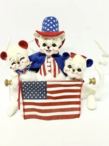 Annalee 2005 Patriotic 3 Bunch of Mice, Uncle Sam Holding Up the American Flag - Picture 1 of 9