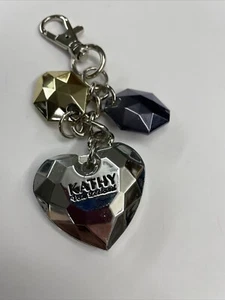 KATHY VAN ZEELAND silberfarben Metall Schlüsselanhänger Handtasche Anhänger mit Acryl Herzen - Bild 1 von 2