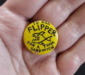RARE Vintage 1982 ID KILL FLIPPER FOR A TUNA SANDWICH Punk Band Pin Badge Button - Picture 1 of 7