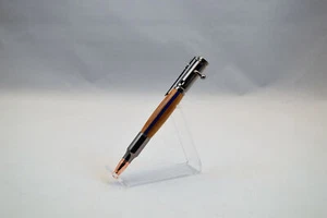 Pluma bala de acción de perno de línea azul delgada en roble con acabado de metal de pistola - Imagen 1 de 6