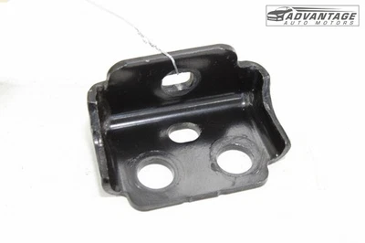 2015-2019 CHEVY SILVERADO 2500 HD FRONT RIGHT SIDE FENDER REARWARD BRACKET OEM - Image 1 of 4