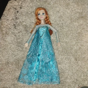 Disney Frozen Anna Modepuppe mit blauem Kleid Barbie Puppe - Bild 1 von 4