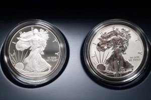NobleSpirit American Silver Eagle 2 Coin Set 2012 S San Fransisco Proof Reverse - Picture 1 of 7