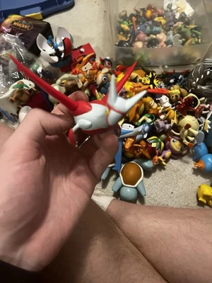 Jakks Pacific Latios 和 Latias 带翅膀 — 第 1/2 张图片