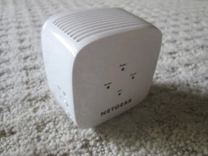 Netgear EX3110 AC750 WiFi Wall Plug Range Extender and Signal Booster - Afbeelding 1 van 2