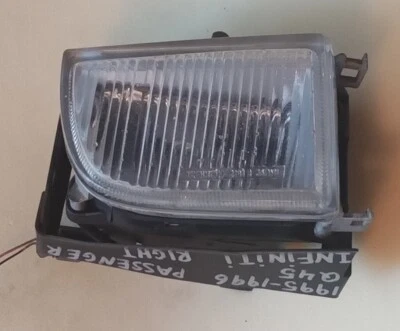 1995 1996 Infiniti Q45 Right Passenger Fog Light Lamp RH - Image 1 of 4