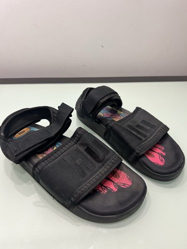 Sandalo Adidas X Pharrell Adilette 2.0 Hu da uomo taglia 9 EG7824 nero nucleo