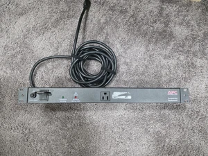 APC SurgeArrest 9-Outlet 15A Rackmount Protector Net9RMBLK - Picture 1 of 2