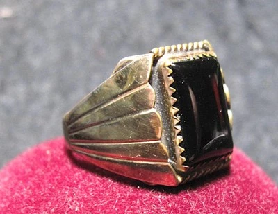 Delbert Gordon ? Sterling Silver Hand Crafted Ring with Black Onyx Hand Signed - Image 1 of 4