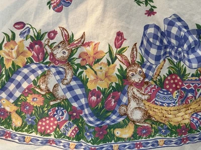 TOALHA DE MESA VINTAGE 1993 COELHO DA PÁSCOA GAROTA INDÚSTRIAS DA MODA FLORES OVOS - Imagem 1 de 4