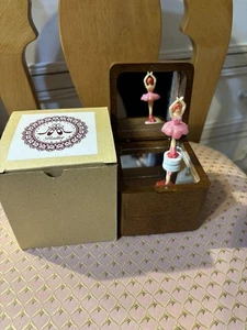 Caja de música bailarina caja de madera Sylvia - Imagen 1 de 4