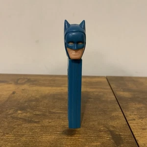 Vintage Pez Dispenser DC Comics BATMAN Candy Dispenser Retro no Feet - Picture 1 of 4
