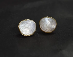 14K Gold Kabana Carved Mother of Pearl Sand Dollar Pierced Post Earrings - Picture 1 of 16