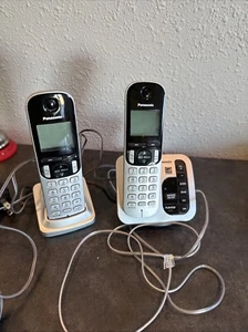 Panasonic KX-TGC220 Home Phone Digital Cordless Answering System Base 2 Handsets - Zdjęcie 1 z 2