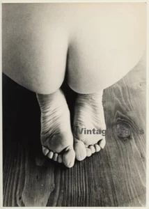 Jerri Bram (1942): Nude Study - Close-up Butt, Feet & Toes (Vintage Photo ~1970s - Imagen 1 de 1