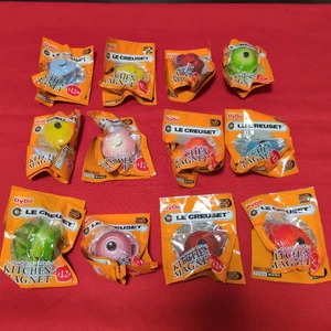 Le Creuset Küchenmagnet Miniatur Dydo Getränk Neuheit Komplettset 12-teilig - Bild 1 von 2