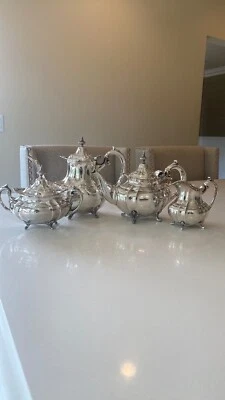 Tetera Reed & Barton plata esterlina patrón 660 Hampton Court  Foto 1 de 4