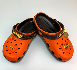 Zueco Crocs Kids Talla J3 Hershey's Reese's Clásico Naranja Espresso ¡Edición Limitada! - Imagen 1 de 5