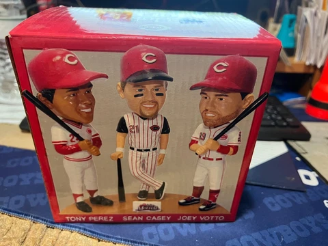TONY PEREZ-SEAN CASEY-JOEY VOTTO-----CINCINNATI REDS---BOBBLEHEAD----SGA----2017 Cover