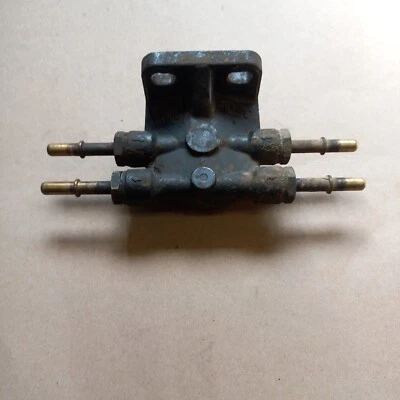 Landrover Discovery 2 TD5 Fuel Filter Head Housing - image 1 of 3