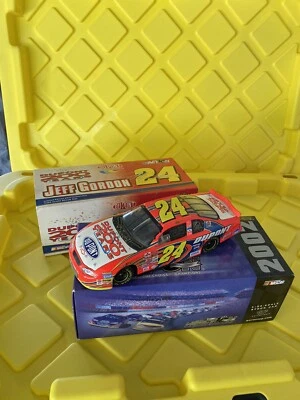 Coche diecast Nascar 2002 #24 Jeff Gordon Dupont 200 años 1/24 Foto 1 de 3