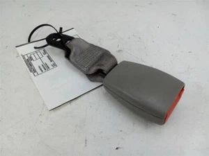 2006 CADILLAC SRX REAR CENTER SEAT BELT BUCKLE - Picture 1 of 4