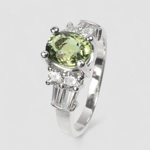 Anillos enchapados en oro blanco de plata de ley 925 ovalados de turmalina verde lima de 1,10 quilates - Imagen 1 de 9