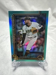 2025 Topps Series 2 - #633 Robert Suarez Rainbow Foil PADRES - Picture 1 of 5