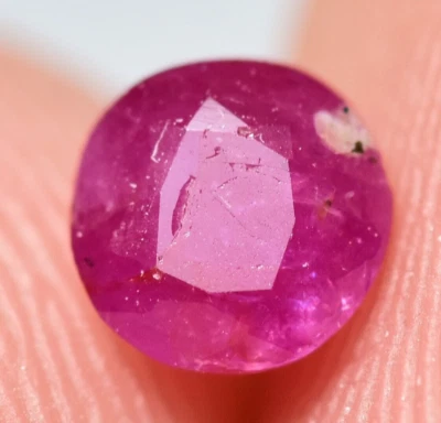 0.80 CT Top Quality Natural Ruby Cut Gemstone From Jegdalek Afghanistan - Image 1 of 4