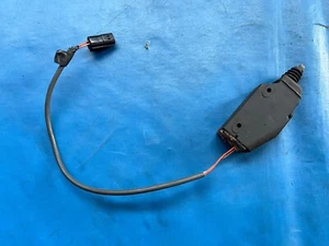Motore chiusura centralizzata Rover Metro/100 (cavo lungo spina 2 pin) - Foto 1 di 2