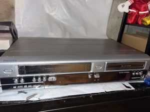 Philips DVDR600VR Videorecorder & DVD Video Player/Recorder mit Fernbedienung - siehe Beschreibung - Bild 1 von 4