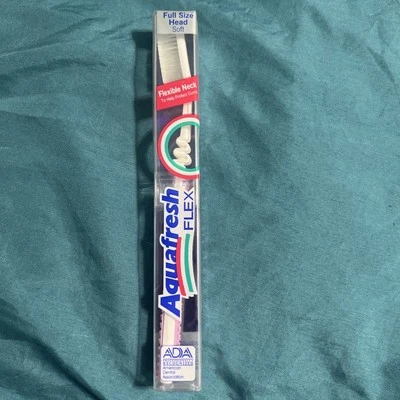 Cepillo de dientes Aquafresh FLEX tamaño completo SUAVE en estuche de plástico duro transparente nuevo de colección Foto 1 de 4