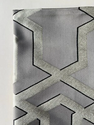 Remanente de tela Kravet Clarke&Clarke Boulevard Smoke 24"x24" Foto 1 de 3