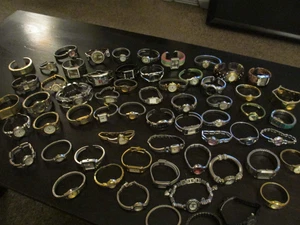 Lots of 63 womens watches Seiko , Citizen, Fossil , Pulsar , Geneva more 