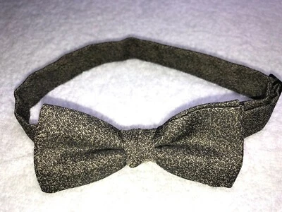 MENS ADJUSTABLE BOW TIE GOLD TONE NWOT - Image 1 of 4