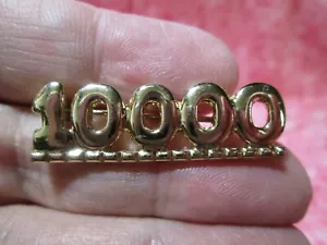 Vintage 10.000 goldfarbene Anstecknadel Brosche Hutnadel - / U - Bild 1 von 4