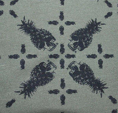 Tejido de punto de algodón estampado de calaveras 7 oz material de camiseta verde militar negro  Foto 1 de 4