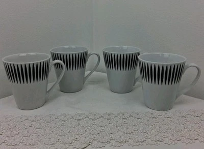 Juego de 4 tazas Serratta 10 tazas callejeras fresa negras blancas modernas Foto 1 de 4