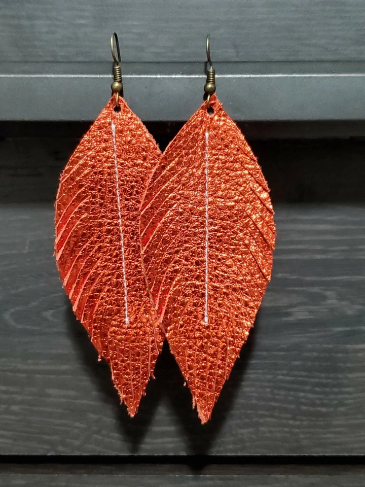 Серьги-перья ручной работы из натуральной кожи металлик оранжевый 3 дюйма - Изображение 1 из 1