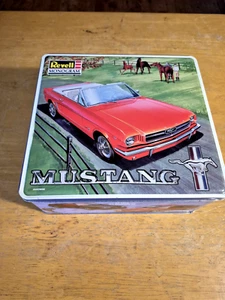 1999 REVELL/MONOGRAM Model '64 MUSTANG CONVERTIBLE Kit #85-4157 - Picture 1 of 2